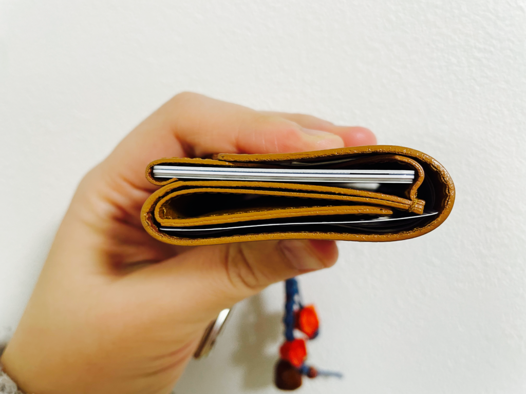 アブラサス小さい財布厚み1.5cm